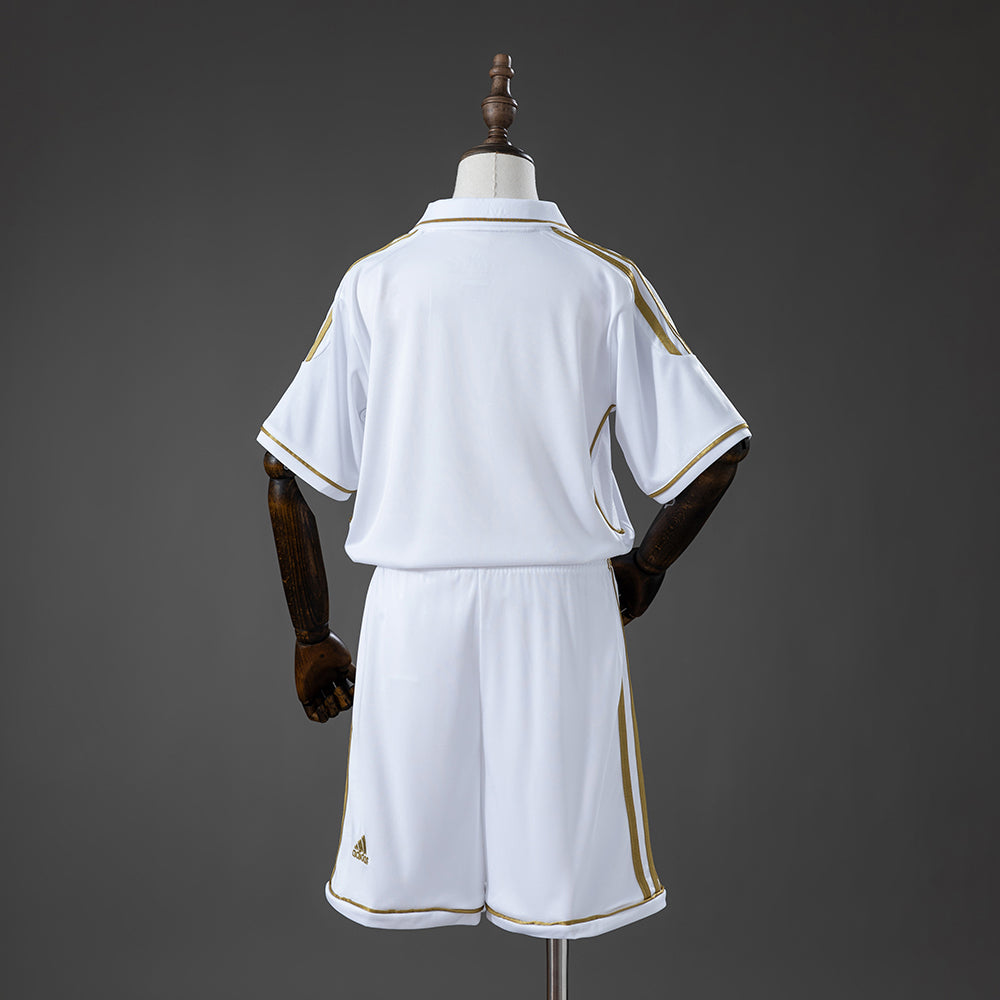 Real Madrid Kit Local (2011/12)