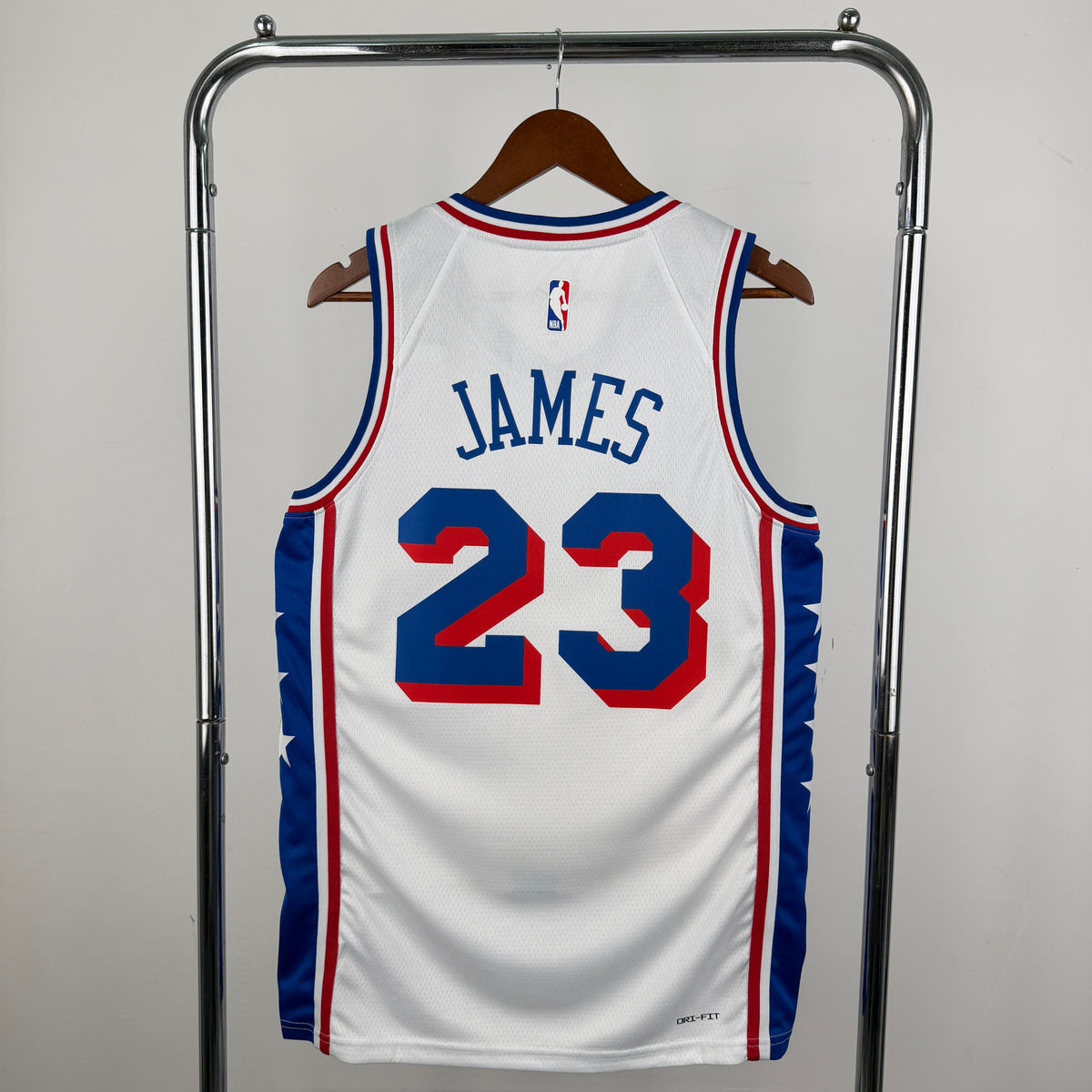 Philadelphia 76ers (James)